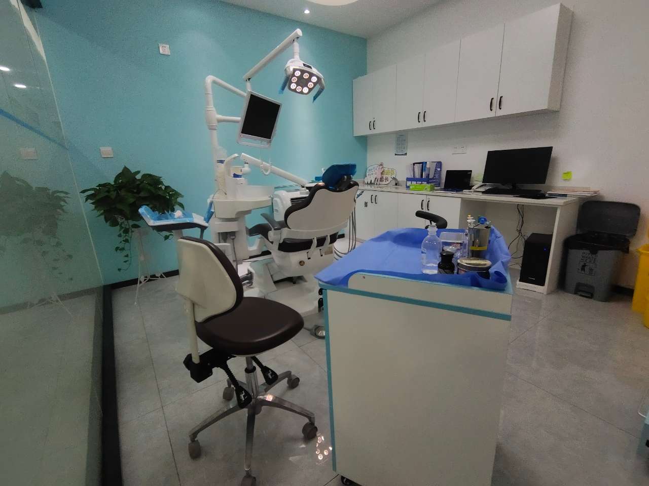 一、六枝爱牙仕口腔价格表：核心项目费用详解